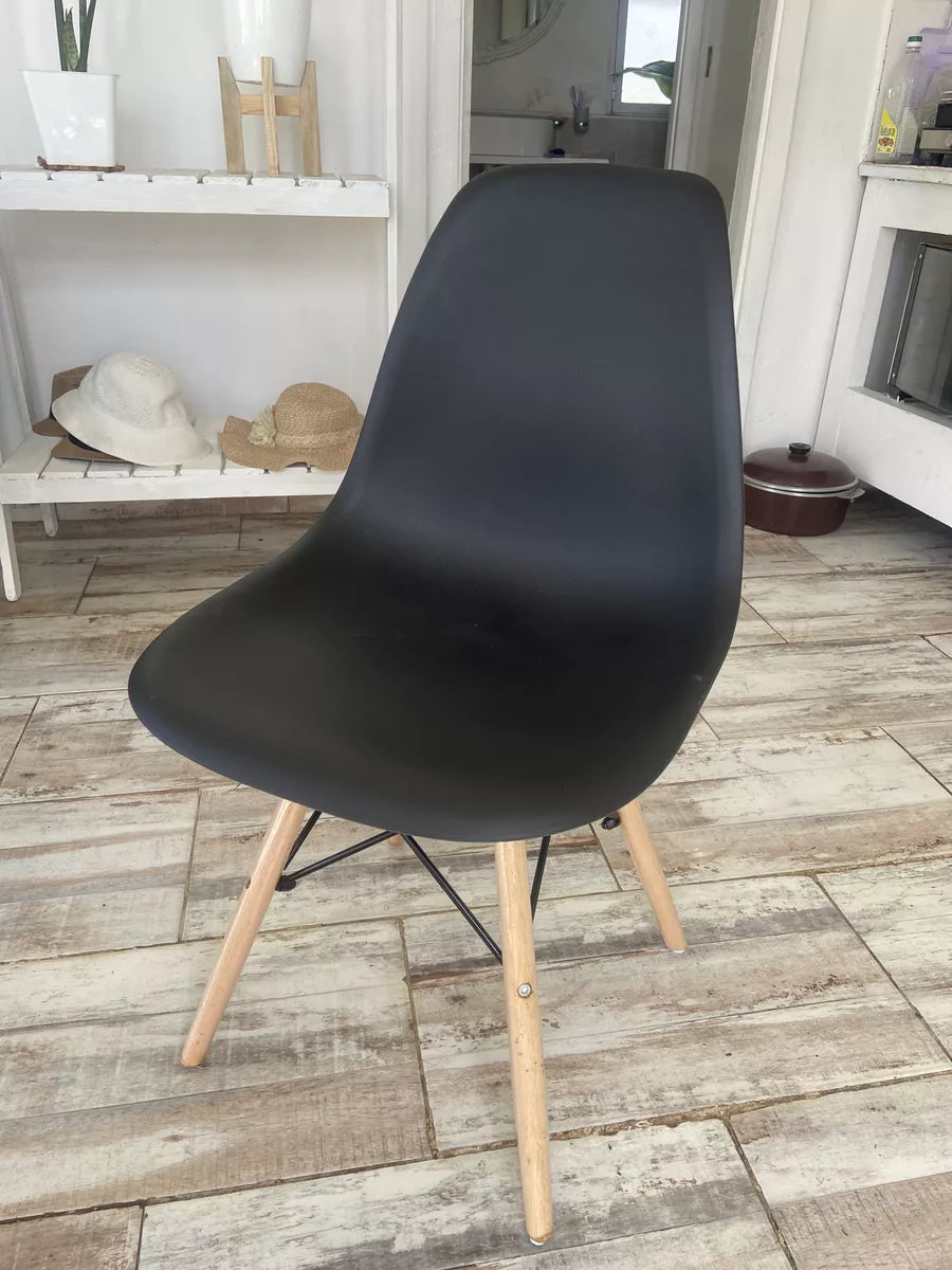 Silla Eames Refozada